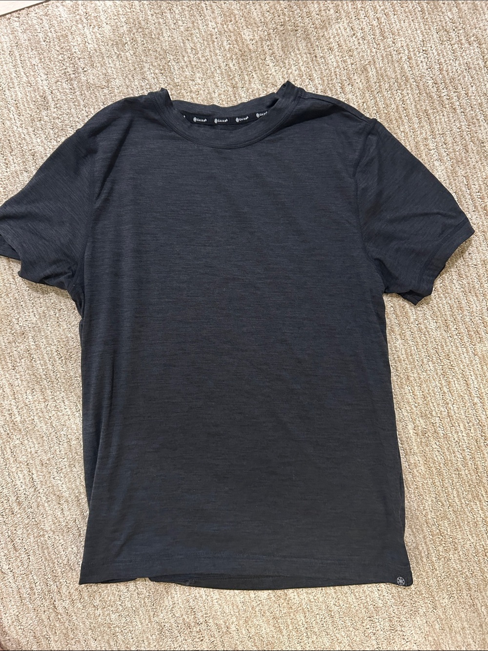 GAIAM Black Short Sleeve Crop Tee